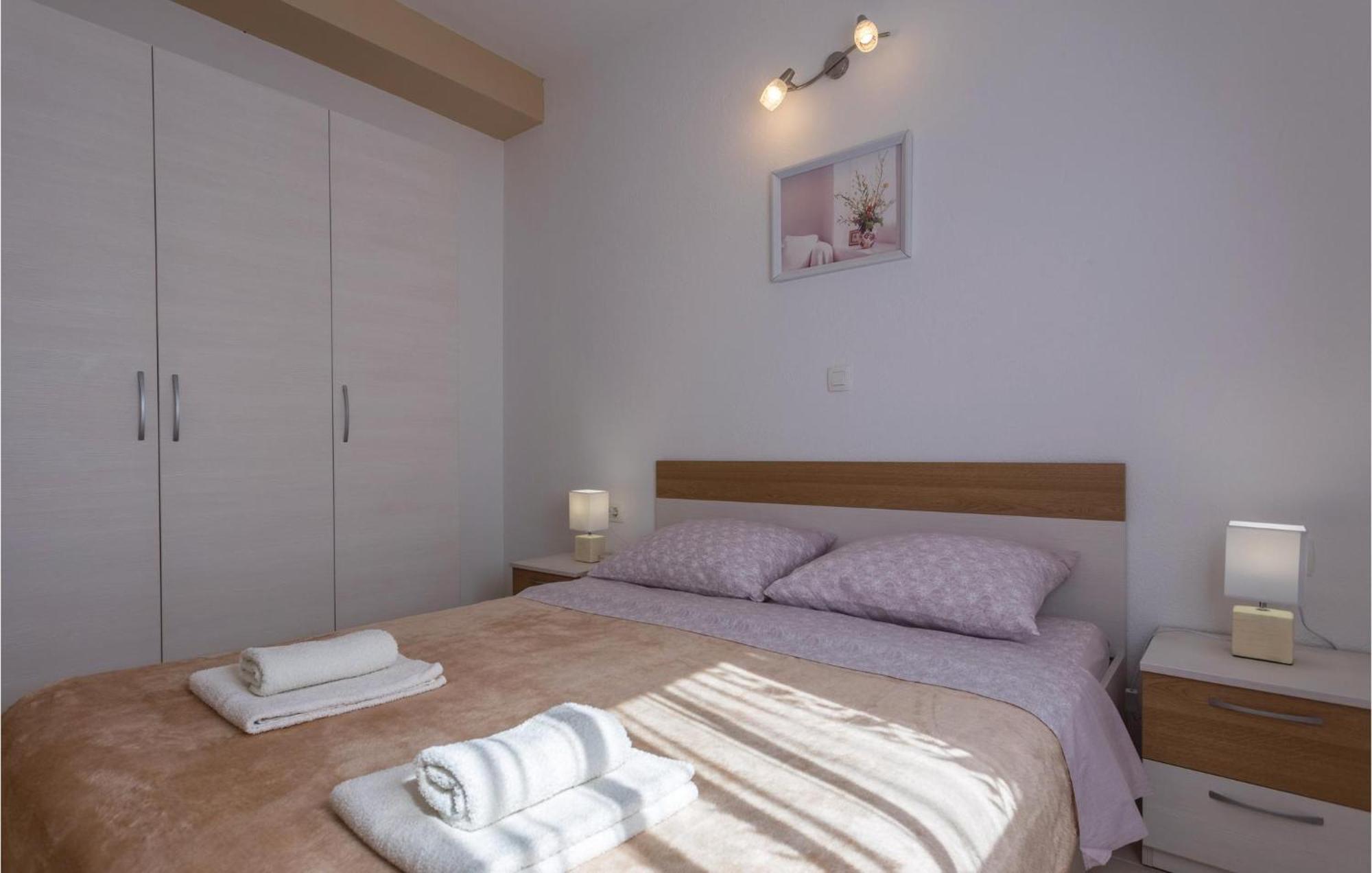 1 Bedroom Lovely Apartment In Komarna Klek Zewnętrze zdjęcie