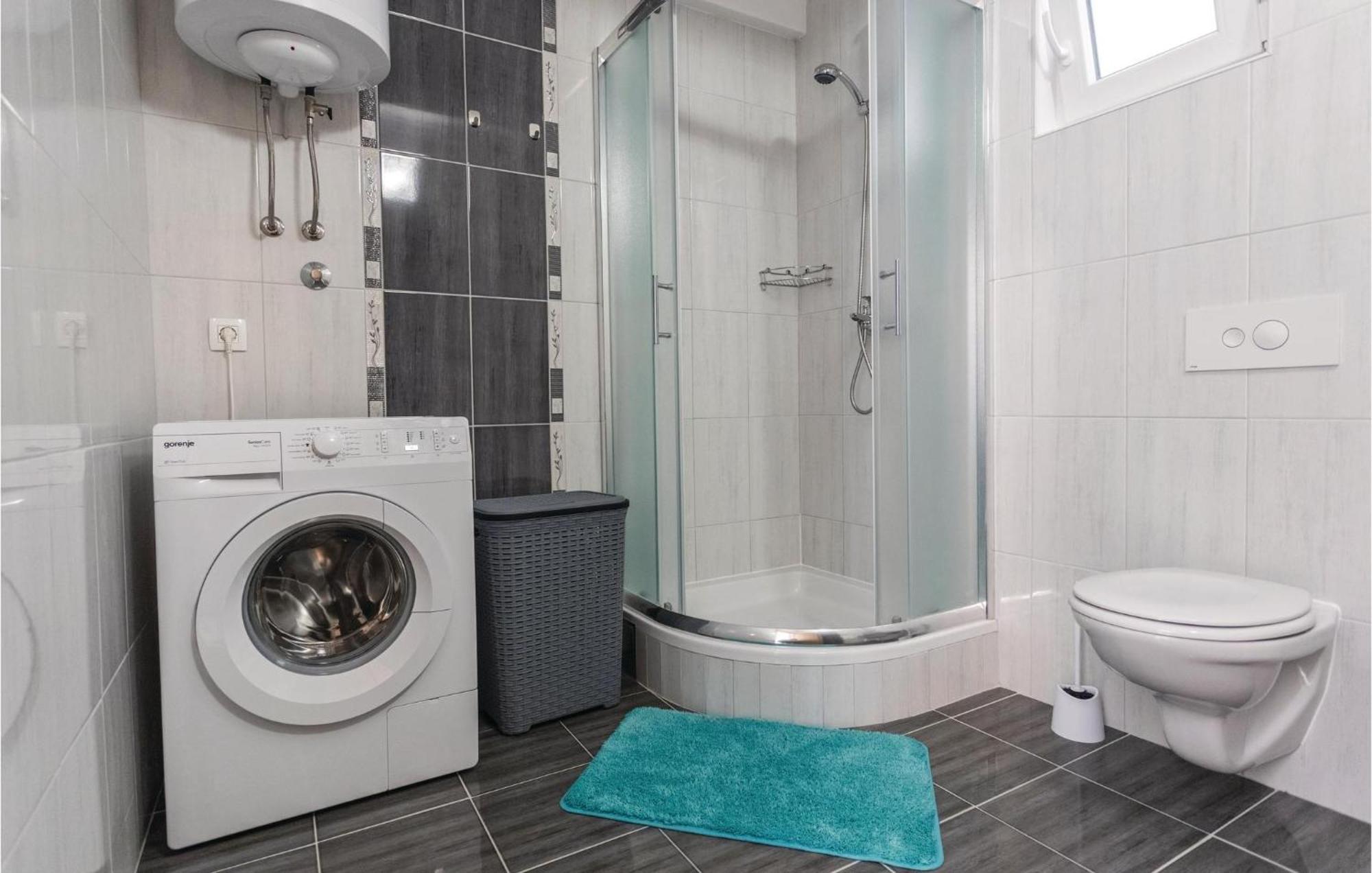1 Bedroom Lovely Apartment In Komarna Klek Zewnętrze zdjęcie