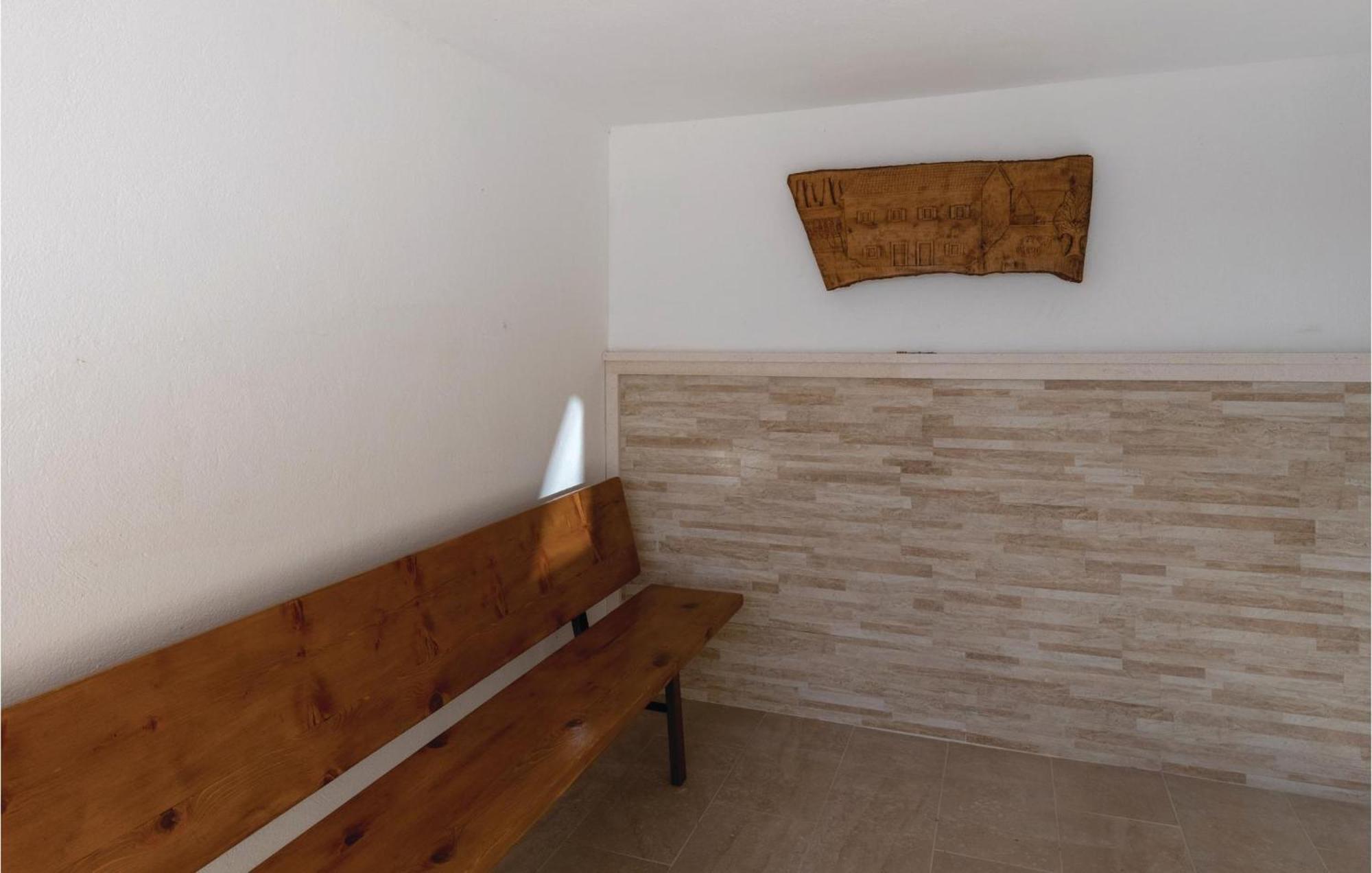 1 Bedroom Lovely Apartment In Komarna Klek Zewnętrze zdjęcie