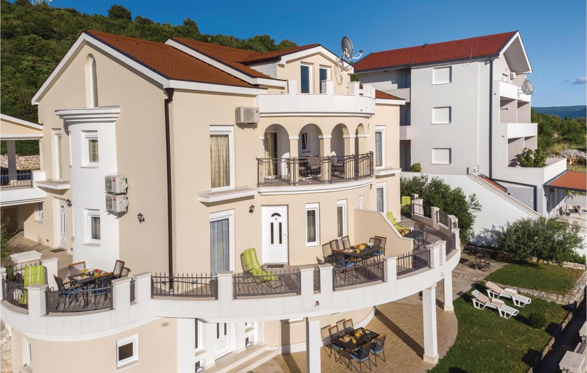 1 Bedroom Lovely Apartment In Komarna Klek Zewnętrze zdjęcie